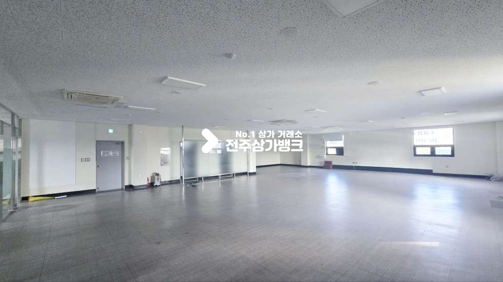 전북 전주완산구 효자동3가 효자동3가 대형사무실 내부 깔끔,룸분리 되어있음 즉시입주가능 월세 매물번호 16484 사진 3