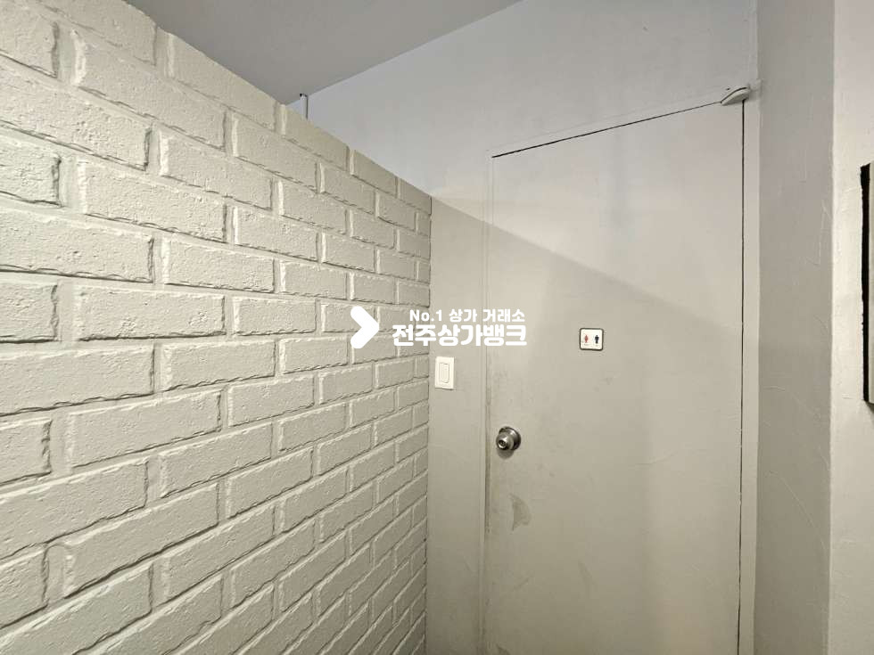전북 전주완산구 효자동3가 전주대 인근//집기일체 양도//1000-85 또는 3000-70 가능 월세 매물번호 15594 사진 7