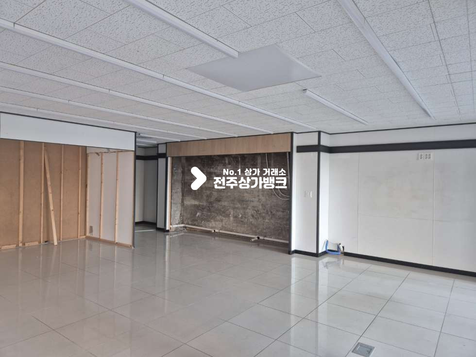 전북 전주완산구 고사동 ○시내 영화의거리 의류판매 추천!○ 월세 매물번호 16491 사진 2